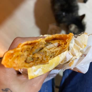 Maydonoz Döner Foça Şubesinde Küçük Porsiyon Ve Kaba Çalışan Davranışı