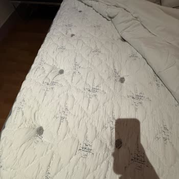 Dış Kumaş Nedeniyle Çarşafın Sürekli Toplanması Ve Ücretsiz Değişim Talebi