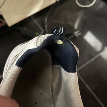 New Balance 530 Beyaz Ayakkabısında 6 Ayda Yırtılma Ve Deformasyon Değişim Talebi