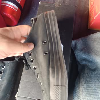 Converse Ayakkabı Kısa Sürede Yırtıldı, Değişim Talebi