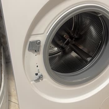 Ek Garantili Vestel Çamaşır Makinesinde Kapak Menteşesi Ücret Talebi Garanti Dışı