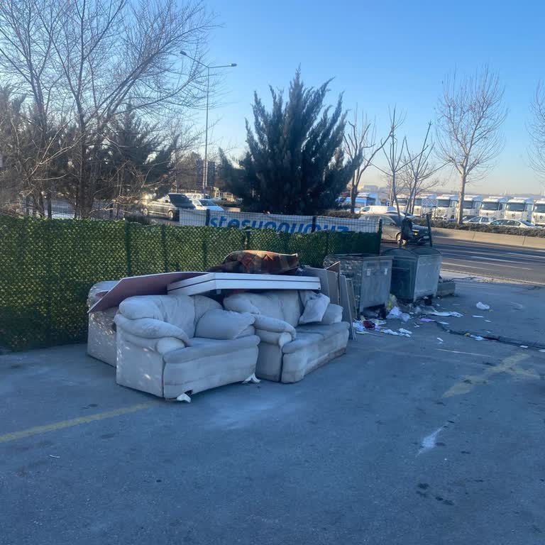 Koltukların Alınmaması Görüntü Kirliliği Ve Sağlık Sorunları Yaratıyor