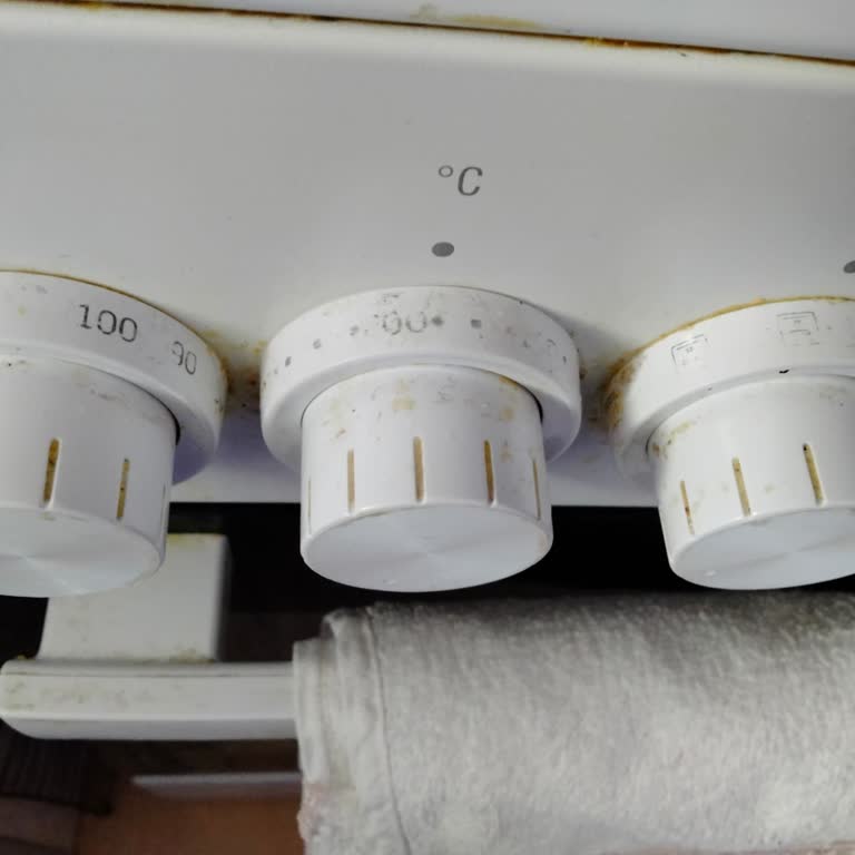 Fonksiyon Düğmelerinin Yazıları Silindiği İçin Fırın Kullanılamıyor