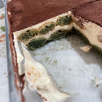Pesotti İftar Tiramisu'sinde Küflü Kedi Dili Bisküvileri Şoku
