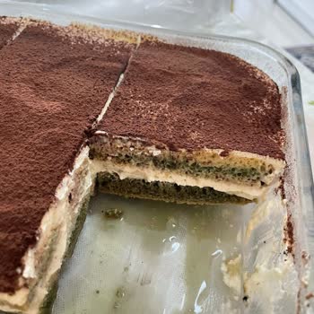 Pesotti İftar Tiramisu'sinde Küflü Kedi Dili Bisküvileri Şoku