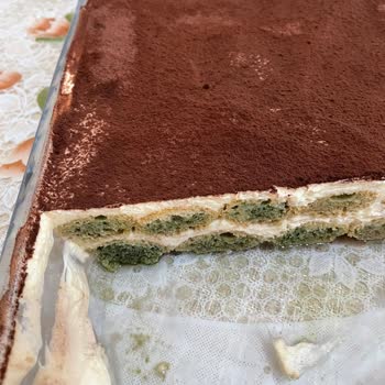 Pesotti İftar Tiramisu'sinde Küflü Kedi Dili Bisküvileri Şoku