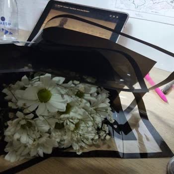 Teslimat Gecikmesi Ve Kalitesiz Çiçek İçin İade Talebi