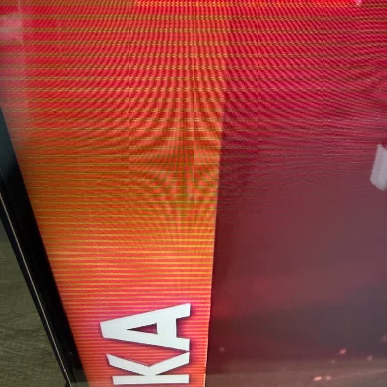 Garanti Biten LG TV'de Çizgilenme Ve Kapanma Sorunu İçin 33 Bin TL Onarım Talebi