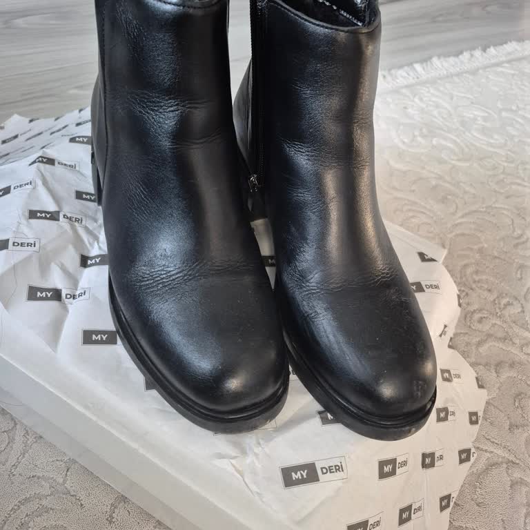 Sağ Ayağımda Şiddetli Ağrı Yaratan Ayıplı Bot Ve Cevapsız Müşteri Hizmetleri