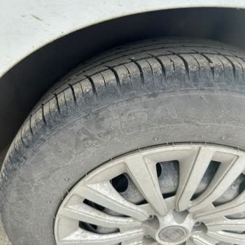 Araçta Farklı Ve Kabak Lastikler, Güvenlik Riski Ve Şube Koşuşturması