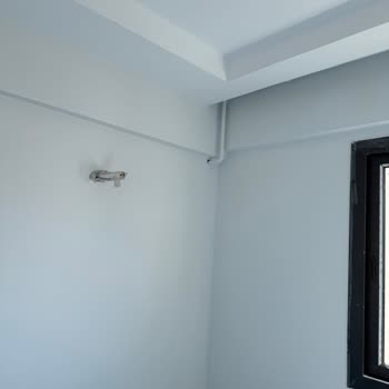 Jotun Boyası Kapatıcı Olmadı, Duvarlar Eski Boya İzlerini Gösteriyor