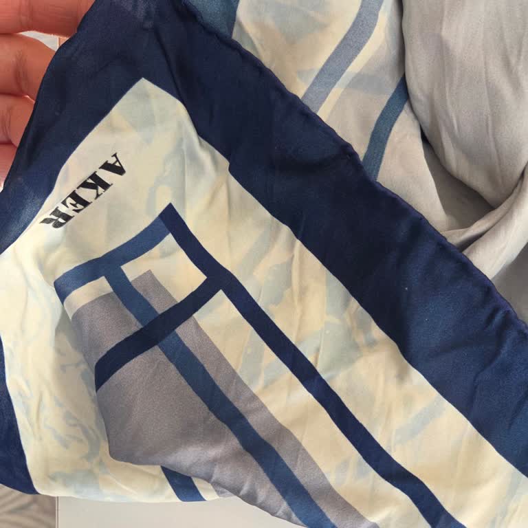 Aker Mağazacılık Eşarbı İlk Kez Yıkadığımda Solma ve Akma Meydana Geldi