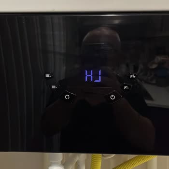 Ek