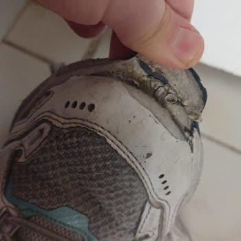 Lotto Çocuk Spor Ayakkabısında Kısa Sürede Açılma Ve Değişim Talebi