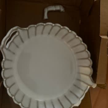 Kırık Gelen Seramik Servis Gereçlerinin Yenisiyle Değiştirilmesini Talep Ediyorum