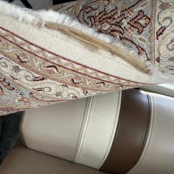 Hattat Halı Yıkama'da Zarar Görmüş Halı ve Koltuklar İçin Tazminat Talebi