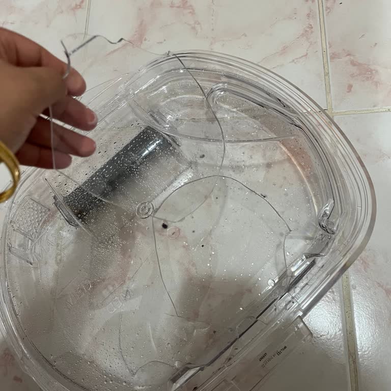 Kırılan Su Haznesi Garanti Kapsamına Alınmadı Ve Ücretsiz Değişim Talebi