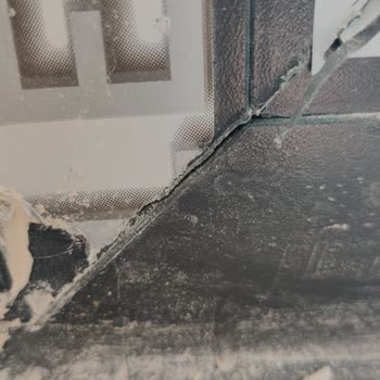 Kaynak Çatlamaları Nedeniyle PVC Pencere Ve Kapıların Ücretsiz Tam Değişimi