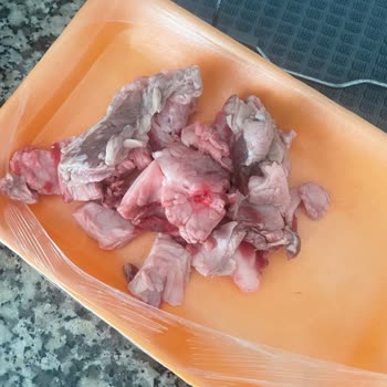 Kuşbaşı Dana Eti İçindeki Belirsiz Et Parçaları Ve Fazla Kemik Beni Mağdur Etti