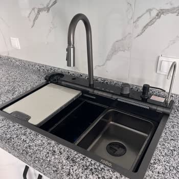 Robo Akıllı Ev Kurulumunda Eksik Sifon Düğmesi Ve Küvetteki Zedeler