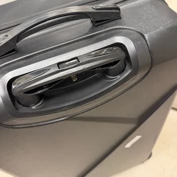 Kırılan Valizde Sorumluluk Üstlenilmesi Ve Yeni Valiz Talebi