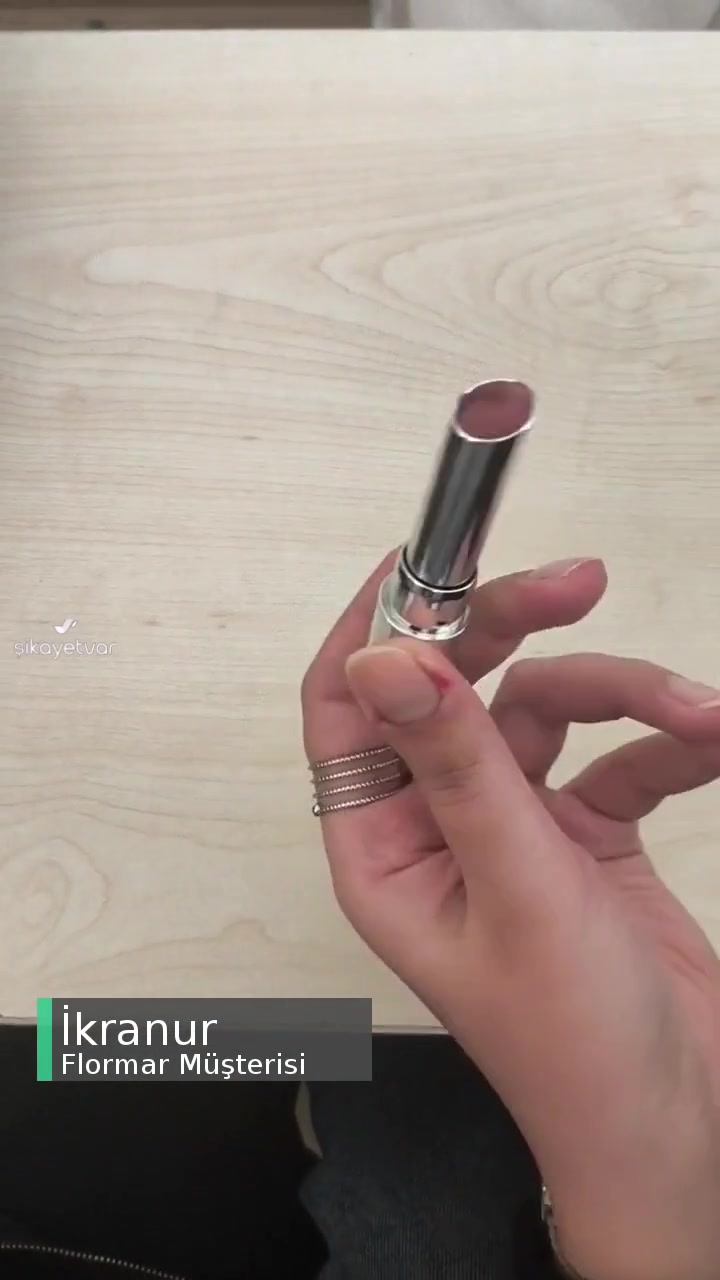 Flormar Sheer Up Lipstick Ruj Tasarımı Kötü! videonun kapak resmi