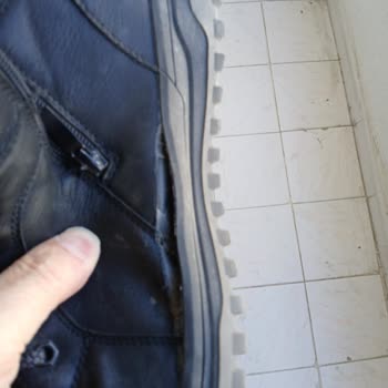 Kısa Sürede Açılan Botlarda Üretim Hatası Reddi Ve İade Talebi