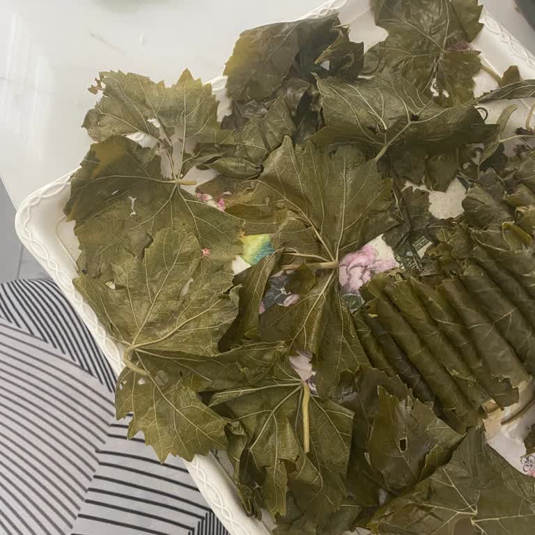 Migros Salamura Yaprakta Kalitesiz Ve Yırtık Yapraklar