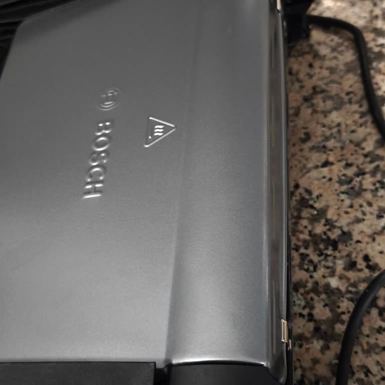 Bosch Tost Makinesinin Yerinden Çıkan Parçası İçin Ücretsiz Değişim Ve Ücret İadesi Talebi