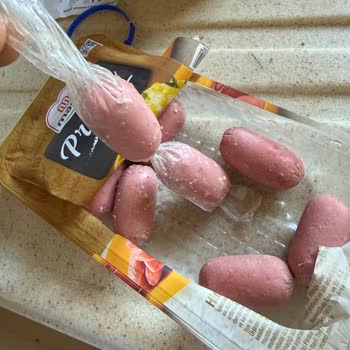 Maret Pratik Sosis’ta Plastik Parça Bulunması Ve Sağlık Riski