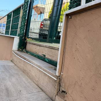 Türk Telekom'un Yanlış Fiber Kablo Kurulumu Görüntü Kirliliği Ve Parazit Riski Oluşturuyor