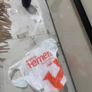 Karbak Servisinin Özensiz Paketlemesi Ve Kaba Tutumu Çaysever Cihazımın Kırılmasına Neden Oldu