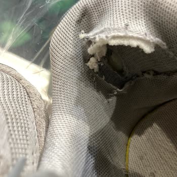 Boyner'de Adidas Ayakkabısının Hızlı Yırtılması Ve Üç Kez Olumsuz İnceleme Sonuçları