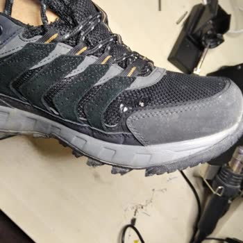 Columbia Ayakkabısında Üretim Hatası İddiası