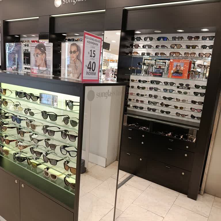 Boyner Mağazasında Rayban Gözlüklerde %40 İndirim Uygulanmadı Ve Personel Tavırları Kaba