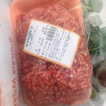 Az Yağlı Kıyma Etiketiyle Yağlı Ürün Verildi