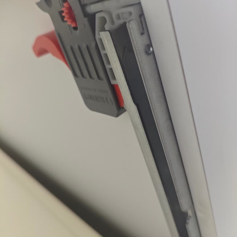 Kırılan Çekmece Rayı Parçaları İçin Yedek Parça Talebi