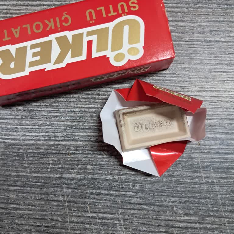 Ülker Napoliten Sütlü Çikolatanın Beyaz Rengi Ve İade Talebi