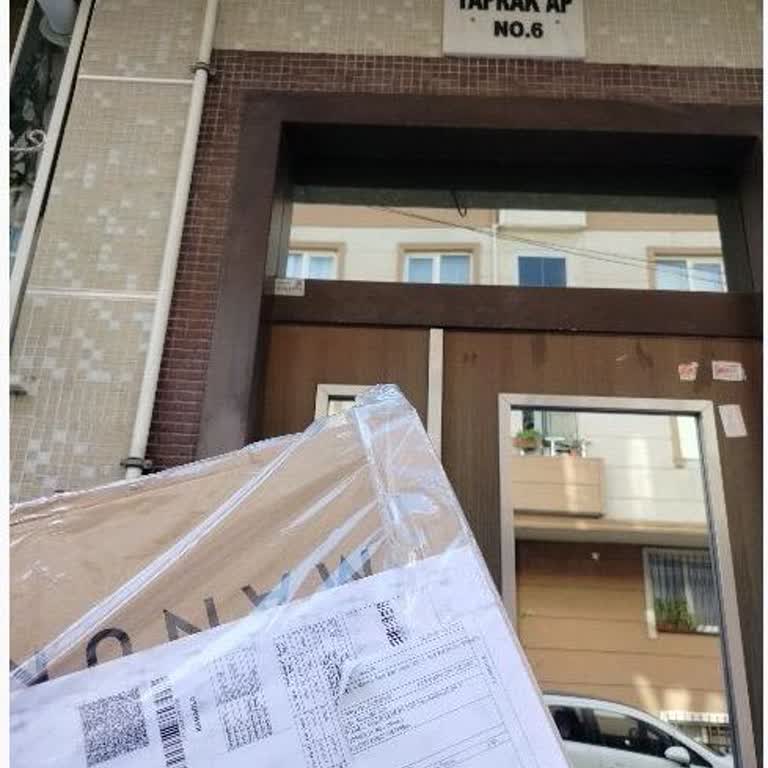 Manuka Aynı Gün Teslimat Ücreti Ödedim, Paket Komşuya Teslim Edildiği Görünüyor Ve Bulunamadı