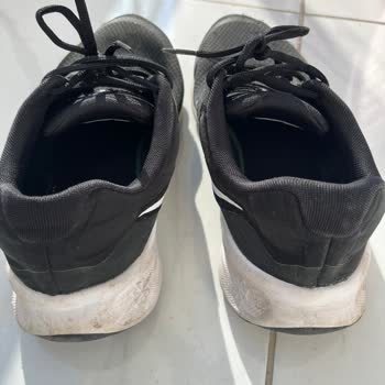 Nike Koşu Ayakkabısında Kısa Sürede Topuk Kırılması Ve File Deformasyonu, Değişim Ve İade Talebi