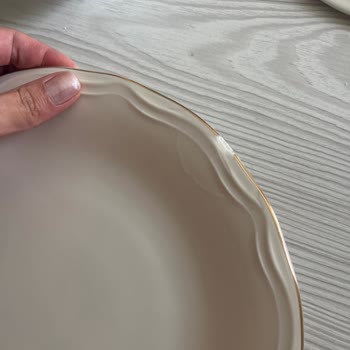 Kırık Tabak Takımı Ve Cevapsız Müşteri Hizmetleri