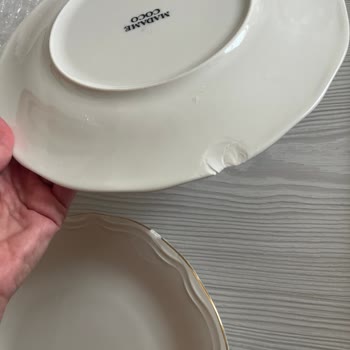 Kırık Tabak Takımı Ve Cevapsız Müşteri Hizmetleri
