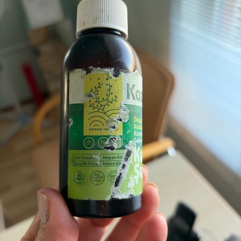 Kozak Şurubu Kirli, Etiketi Yırtık Ve Üretici Bilgisi Olmadan Teslim Edildi