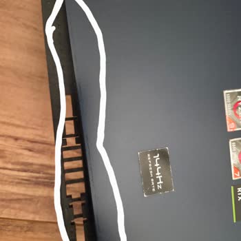 HP E1006NT Dizüstü Bilgisayarında Kasa Soyulması Ve Ekran Menteşe Sorunu