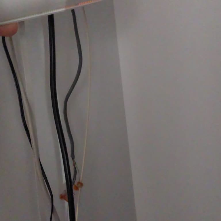 Akşamları Sürekli İnternet Kesintileri Ve Müşteri Hizmetlerinin Çözüm Üretmemesi