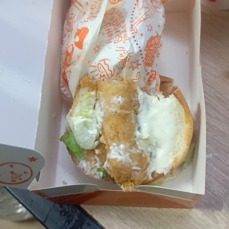 Küçük Hamburger Porsiyonu Ve Ulaşılmaz İletişim Kanalı