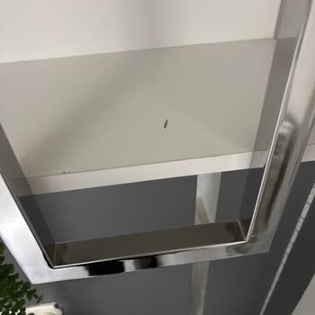 Defolu Teşhir Ürünlerinde Nakliye Ücreti İstemeyen İade Talebi Ve Saygısız Çalışan Tutumu