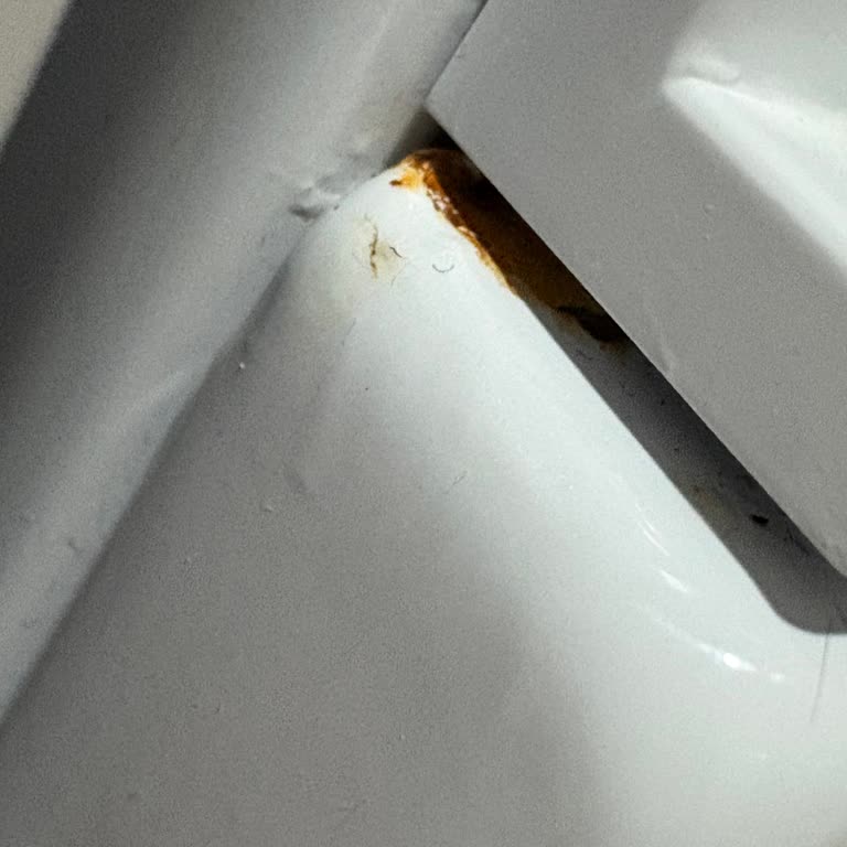 Arçelik Çamaşır Makinesinin Garanti Süresinde Paslanması Ve Ayıplı Ürün Şikayeti