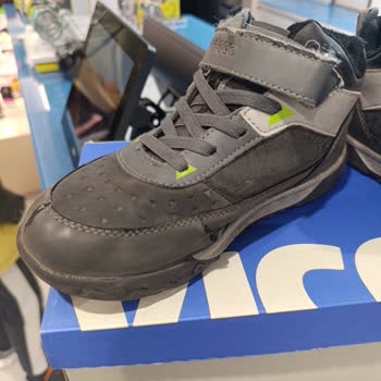 Vicco Ayakkabısı 2 Ay İçinde Yırtıldı, Üst Kaplaması Soyuldu