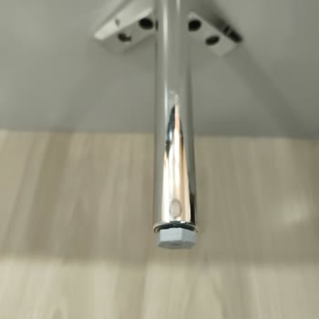 Teslim Aldığım Konsolda Orta Ayağın Vida Ayarı Arızalı, Parça Değişimi Talep Ediyorum